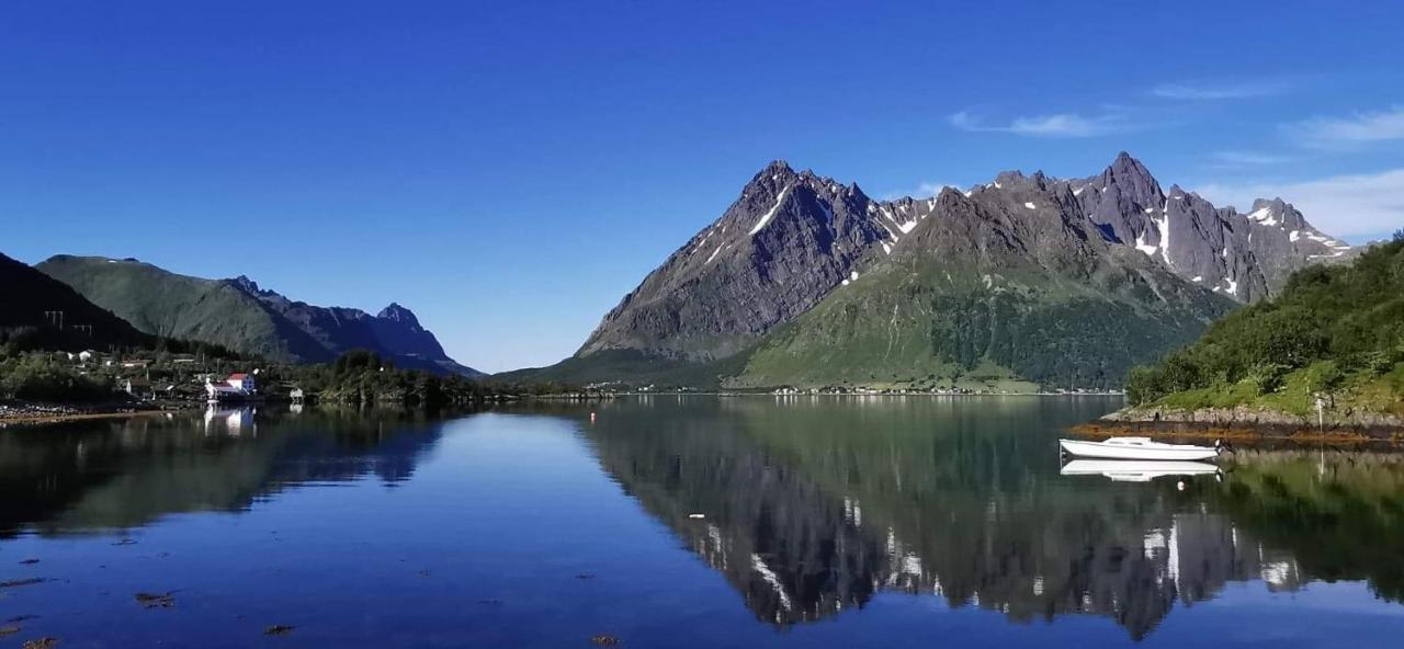 Unique And Charming House At The Foot Of Lofoten'S Highest Mountain Svolvær Extérieur photo